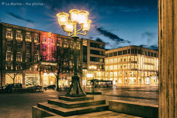 Kandelaber an der Oper
