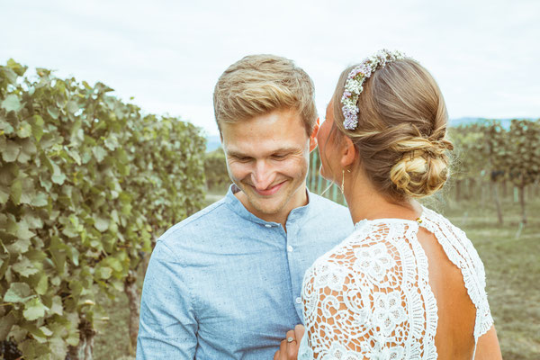 Hochzeitsfoto von Anja und Guido beim Shooting in den Reben von Timo Erlenwein Fotografie