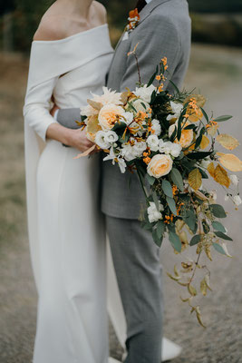 Cascade bridal bouquet 