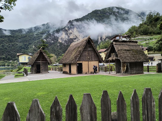Pfahlbaudorf Ledrosee