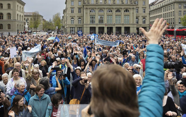 21 avril 2023 Manifestation finale devant le Palais fédéral (Foto Le Temps)