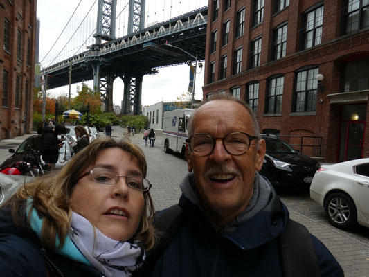 Im Stadtteil Dumbo unter der Manhattan Bridge 