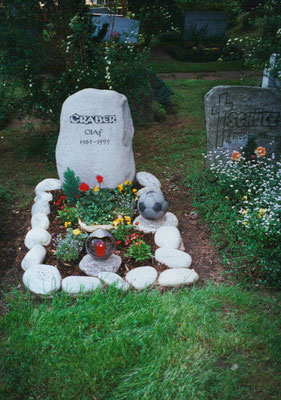 Olafs letzte Ruhestätte auf dem Friedhof Furpach in Neunkirchen/Saar
