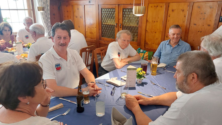 14. Juni 2025: Außerferner Platzlsingen - Stärkung im Hotel "Zum Mohren"