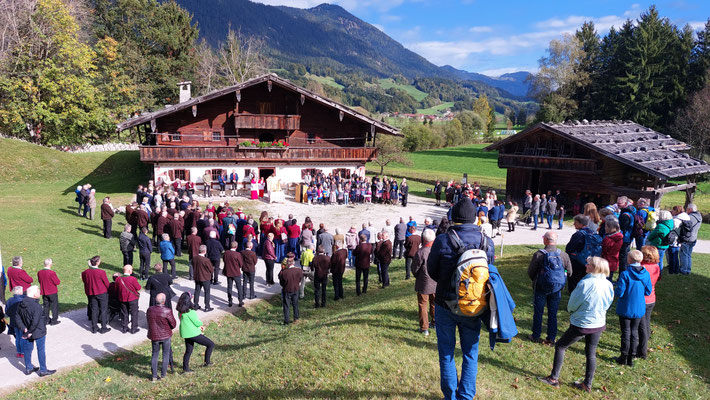 15. Oktober 2023: Tag des Chores - "Mia singen a Liadl": Beginn der Veranstaltung mit einer Hl.Messe