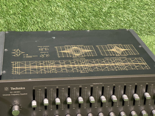 Equalizer Technics SH 9090 Universal Frequency Equalizer Oberseite Gehäuse