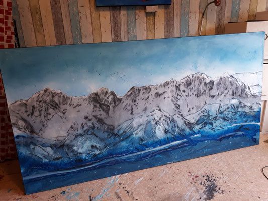 Bild mit Gebirge im Aufbau