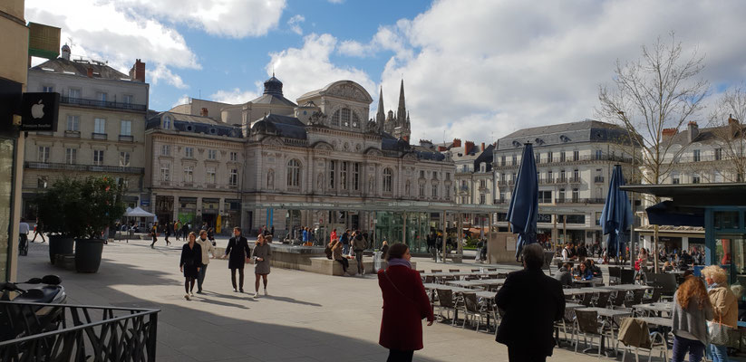 Le grand théâtre de la Place du ralliement