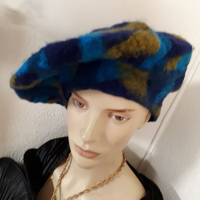 Artisan hat, handmade felt, unique piece, €180