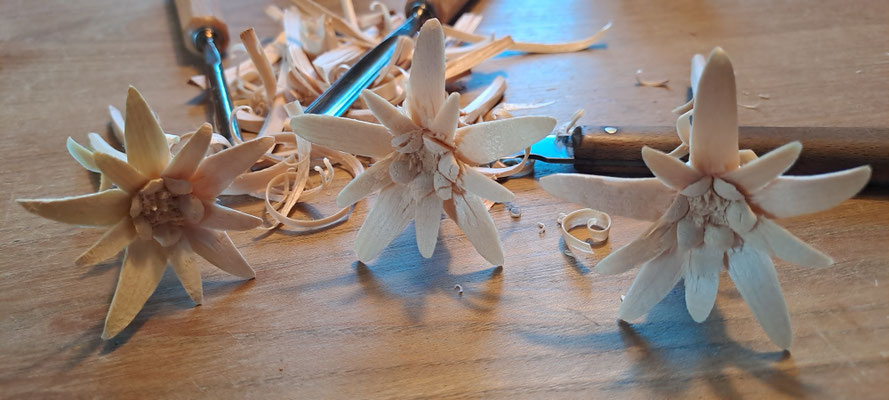 Edelweiss aus Holz