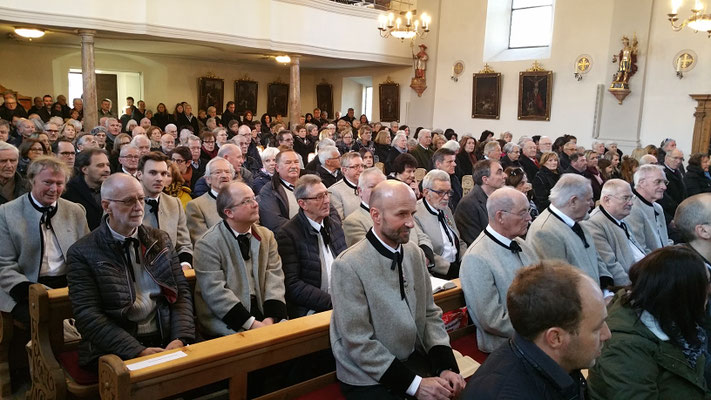 28. Februar 2020: Requiem von "Ehrengast" Herta Ebenbichler - kurz von unserem Auftritt in der Kirche mit "Deine Wangelen sein röselerot"