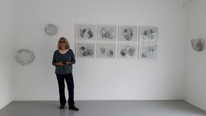 Helga Cmelka, Einblick in die Ausstellung 'Behausungen' im Kunstraum Walker in Klagenfurt, 2017 ©bei der Künstlerin und Galerie Walker