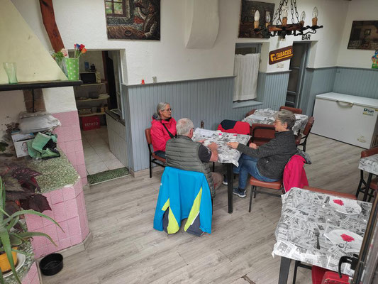 Mittagessen in einer urigen Kneipe