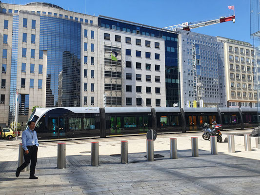 die neue S-Bahn, von Spanien gebaut, für alle kostenlos zu nutzen