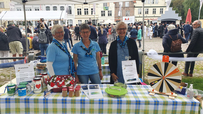 Unser Stand mit vielen schönen selbstgemachten Sachen 