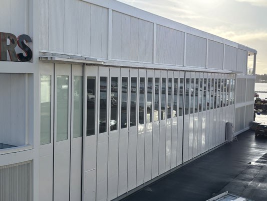 Porte SMF hangar bateaux accordéon coulissante 25m maison des skippers