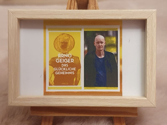 2. Dezember 2025: "Das glückliche Geheimnis". Buch von Arno Geiger