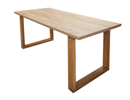  Echtholztisch Modestus, der "Bescheidene" sorgt mit seinen ruhigen Linien und dennoch einer extravaganten Optik für Aufmerksamkeit.   Größe Tischplatte: 80x200cm bis zu 120x248cm möglich. 