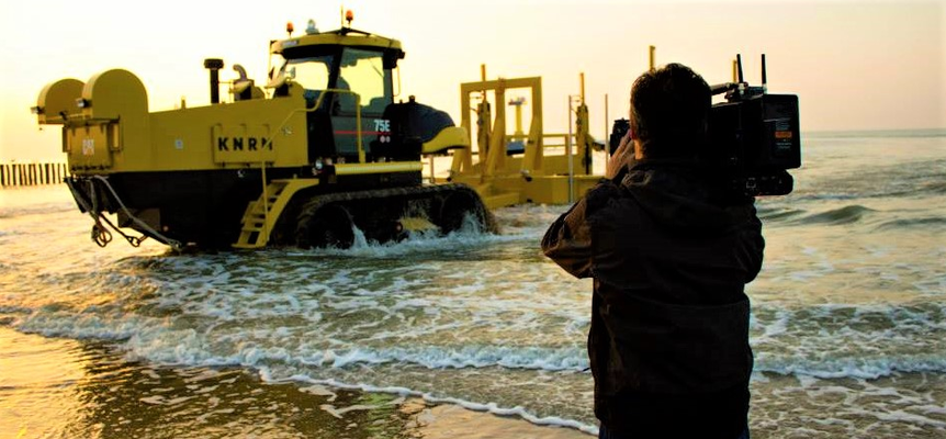 PRINCIPAL FILMS : more than 20 years of developing and producing AWARD-WINNING DOCUMENTARIES - EYE-CATCHING BUSINESS TV - REMARKABLE ACTION MOVIES - REAL LIFE HUMAN INTEREST FILMS