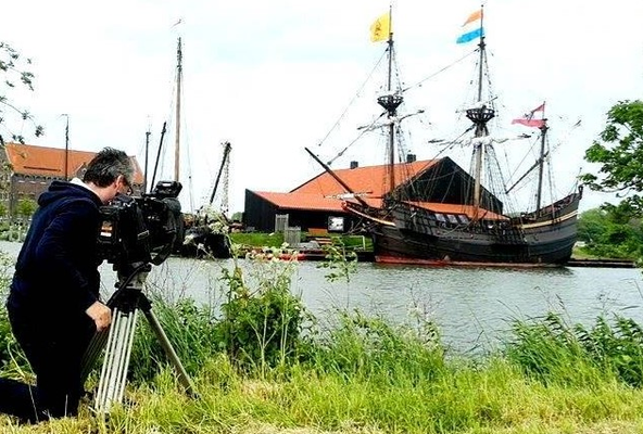 PRINCIPAL FILMS : more than 20 years of developing and producing AWARD-WINNING DOCUMENTARIES - EYE-CATCHING BUSINESS TV - REMARKABLE ACTION MOVIES - REAL LIFE HUMAN INTEREST FILMS