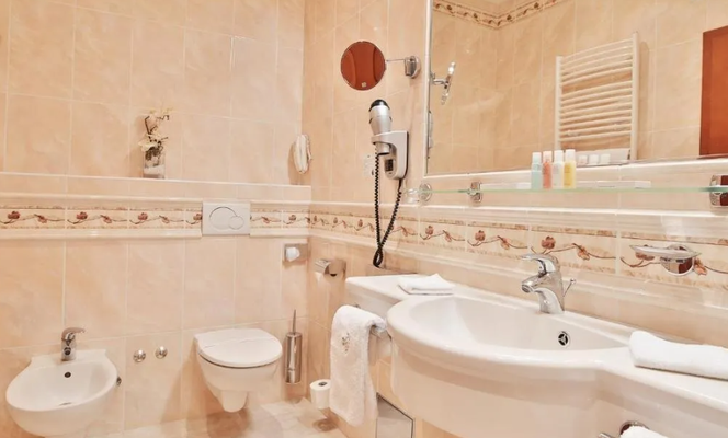 Hotel Olympia in Karlovy Vary - Badezimmer Beispiel