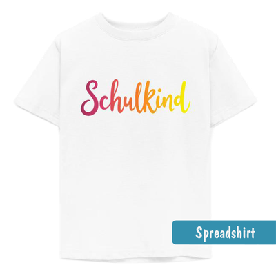 Kinder-T-Shirt mit dem geschwungenen Schriftzug „Schulkind“ - Farbverlauf von Rot, Orange, Gelb