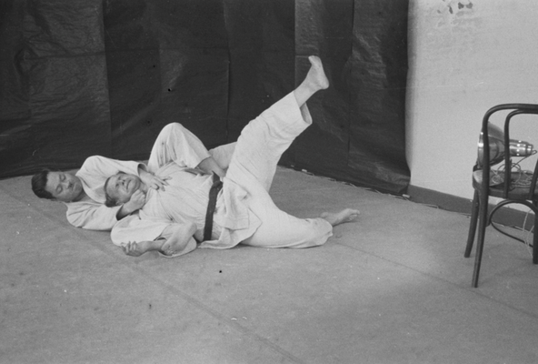 Moshé erhält Judo-Unterricht in Paris