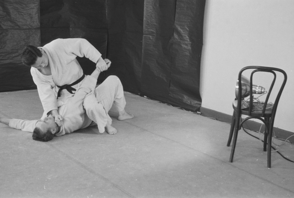 Moshé erhält Judo-Unterricht in Paris
