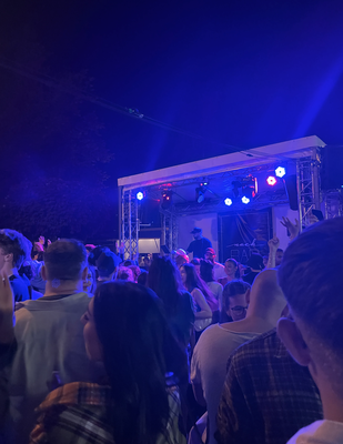 Mobile Bühne für Feste mieten