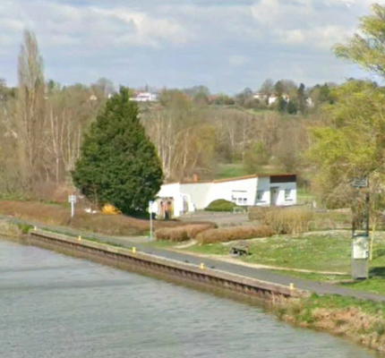 Liegeplatz Sarralbe (© GoogleStreet)