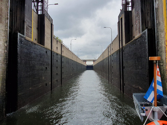 Schleuse Duisburg Meiderich Kammer [© Andy R. 07.09.2022]