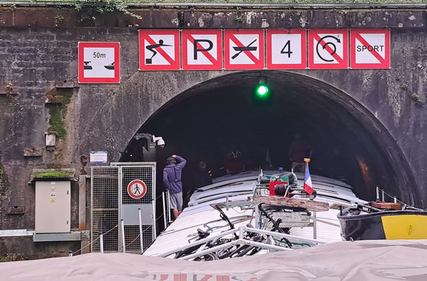 Einfahrt in den Tunnel von Niderviller Ostportal (© Andy R. 21.08.2025)