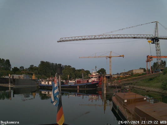 Liegeplatz in Speyer an einem Steiger der Werft Braun