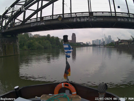 auf dem Main zu Tal - Frankfurt Deutschherrnbrücke