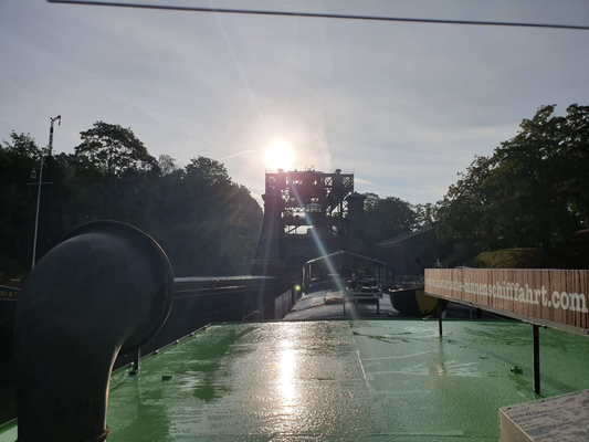 Abfahrt vom Schiffshebewerk Henrichenburg um 08:30 Uhr [© Andy R. 12.09.2022]