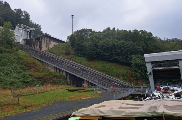 Unterwasser des Schiffshebewerks Saint-Louis/Arzviller / Plan incliné de Saint-Louis/Arzviller (© 20.08.2025 Andy R.)