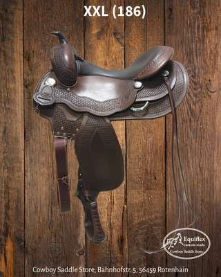 Lederfarbe Chocolate, Sitzleder Glattleder Schwarz, Conchos Standard Silber, Basket Bordertooling, Flex Rigging