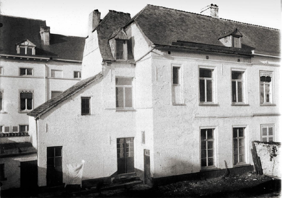 1909 - ancienne maison capitulaire place du Palais de Justice (square G. Petit)