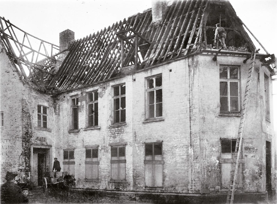 Février 1909 - Démolition de l'ancien hôpital Saint-Jacques rue du Wichet