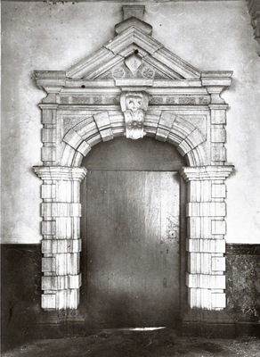 1906 - Porte de l'ancien couvent des Carmes rue de Mons