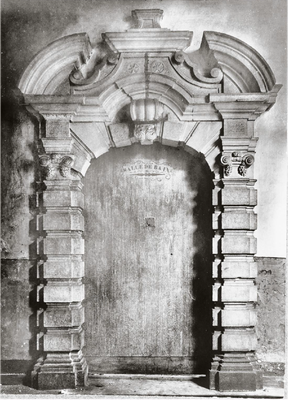 1906 - Porte de l'ancien couvent des Carmes rue de Mons