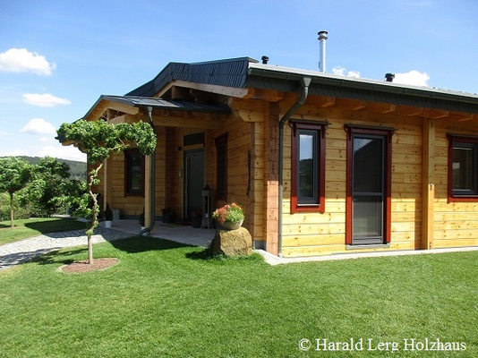 Harald Lerg Holzhaus -  Blockhaus Kassel - Mörfelden-Walldorf - Hühnfeld - Bad Salzschlirf - Blockhaus Bungalow