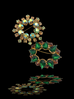 Vibrant ancient beauties pair of Brooches with excellent Austrian quality stones - 1940 and 1950 two collectible pieces - Art.469/4