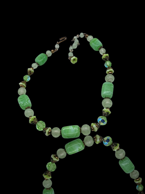 Beaded palette green glass choker Necklace - 1950s lovely green art glass beads in choker style- art.547