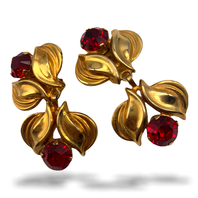 1960s Vintage pendant clip-on Earrings with dazzling ruby chaton and bright gold tone, very nice dangle design --Art.447-2
