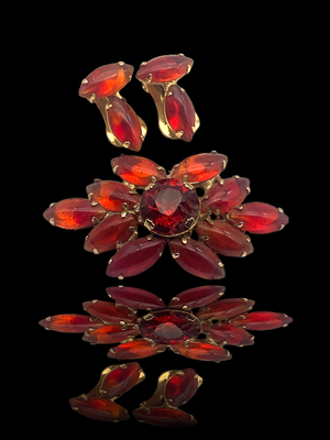 Vintage festive appearance brooch and earrings set in strawberry red - Red glamour on glass unfoiled stones -Art.569/5