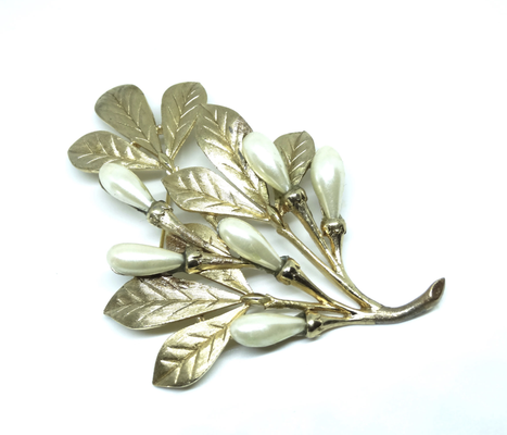 Trifari simulated drop pearl branch pin - Splendidly stylish large foliage design in Trifanium gold -- Art.331/6 - SOLD OUT