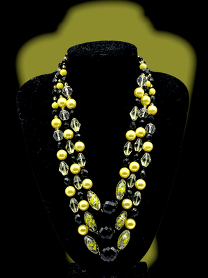 Captivating yellow and Black with Art glass beads and transparent flashes, three strands graded necklace - Art.732/5