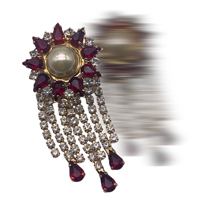 Stunning red and clear Rhinestone Encrusted 7 Dangling Fringes Brooch in Gold tone - fringe/tassel pin - art.158/5
