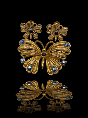 1950 Lisner AB blue rhinestone figural butterfly brooch and earrings set - adorable spark to the most feminine of jewels - Art.722/4